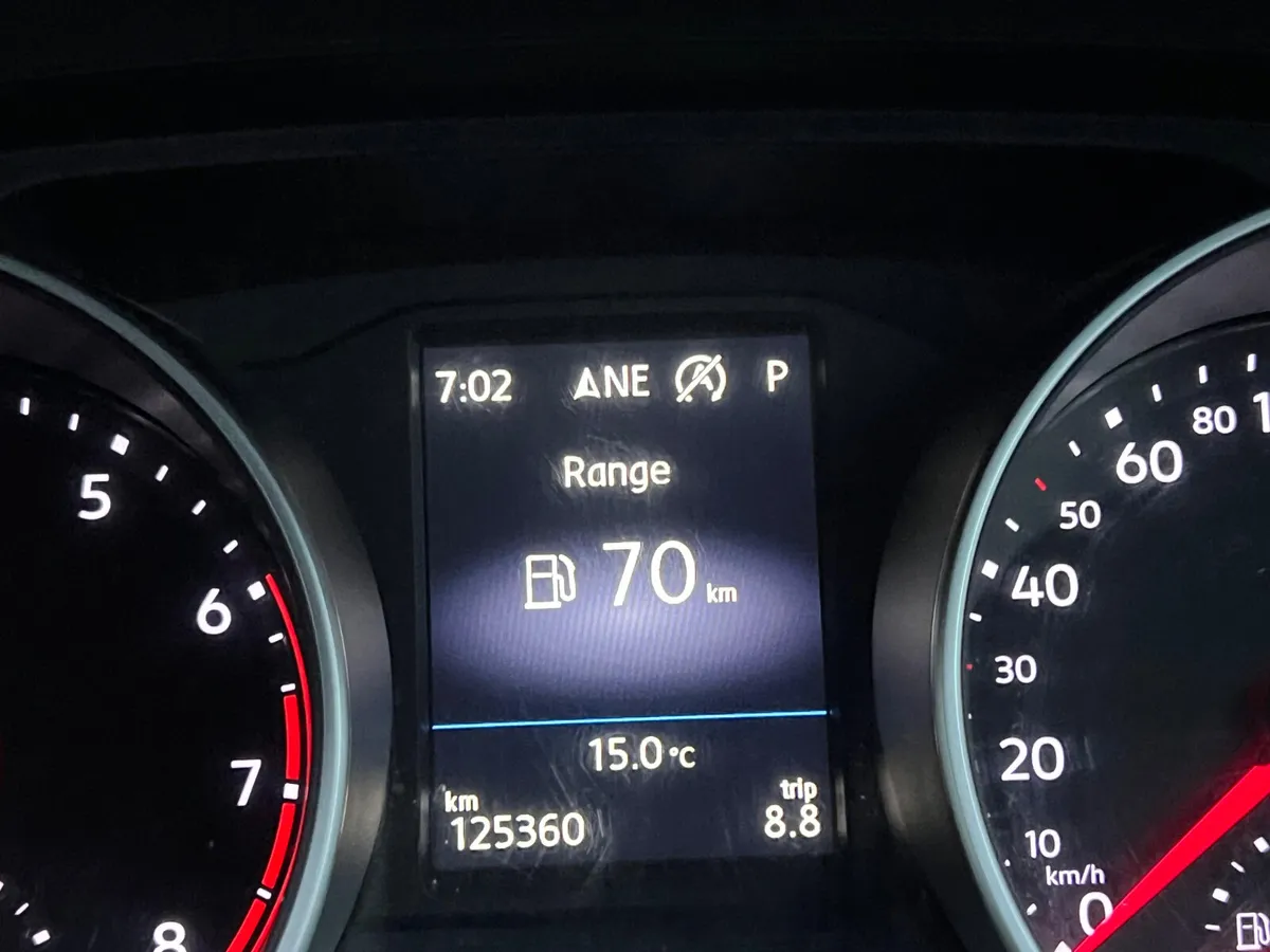 Volkswagen Tiguan 2017 auto petrol - Image 3