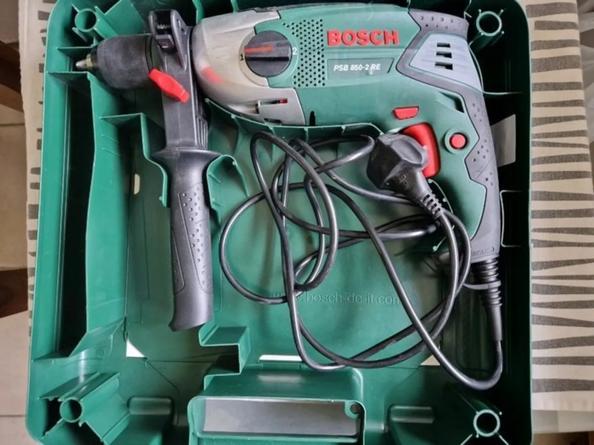 BOSCH PSB 850-2 RE 850W Hammer Drill in Carry Case - Image 2