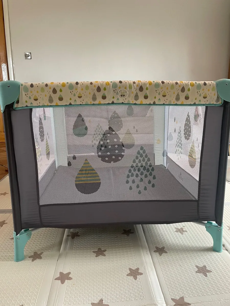 Travel cot / Playpen - Image 1