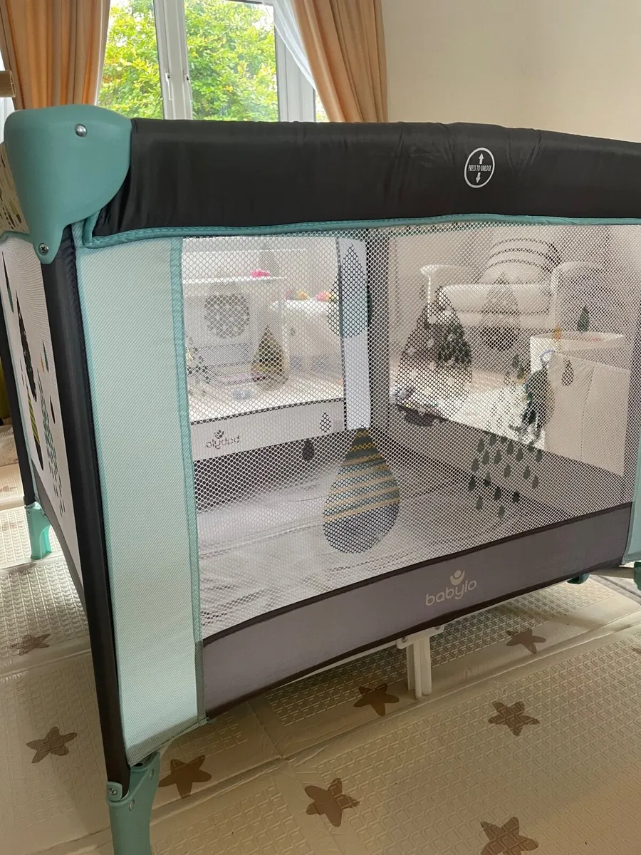 Travel cot / Playpen - Image 2
