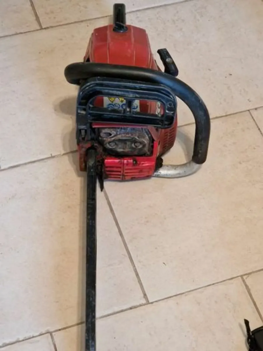 PRO Plus 049213 Petrol Chainsaw 16 inch - Image 2