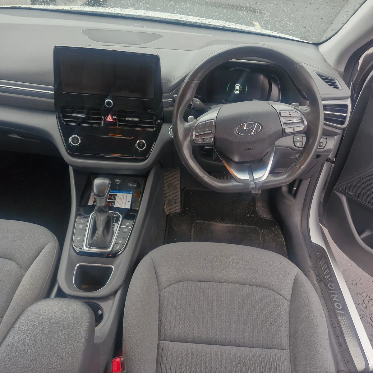 222 Hyundai Ioniq - Image 4