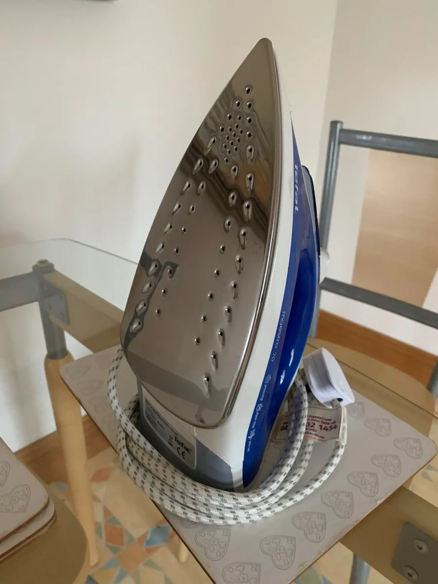 Steam Iron - Image 2