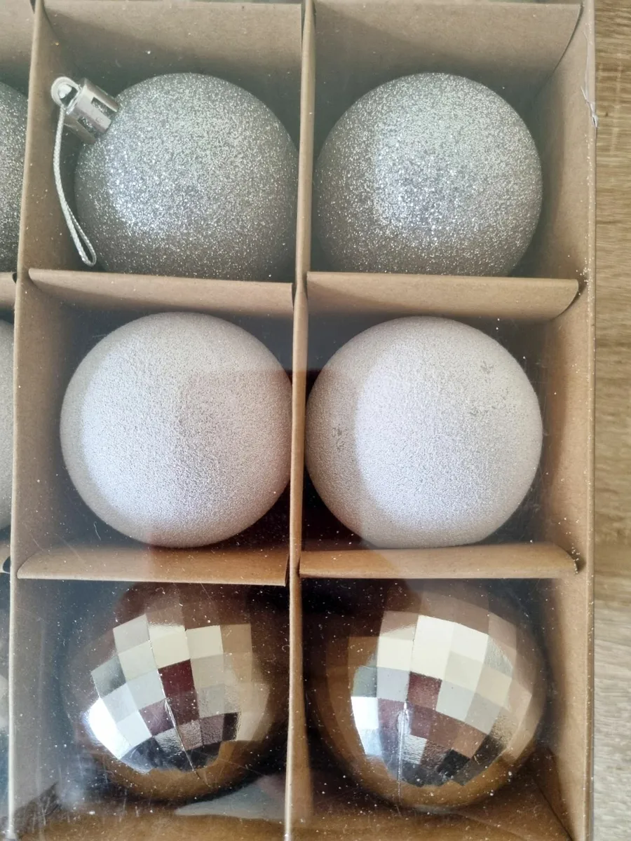 Shatterproof baubles 50 pack - silver - NEW - Image 2