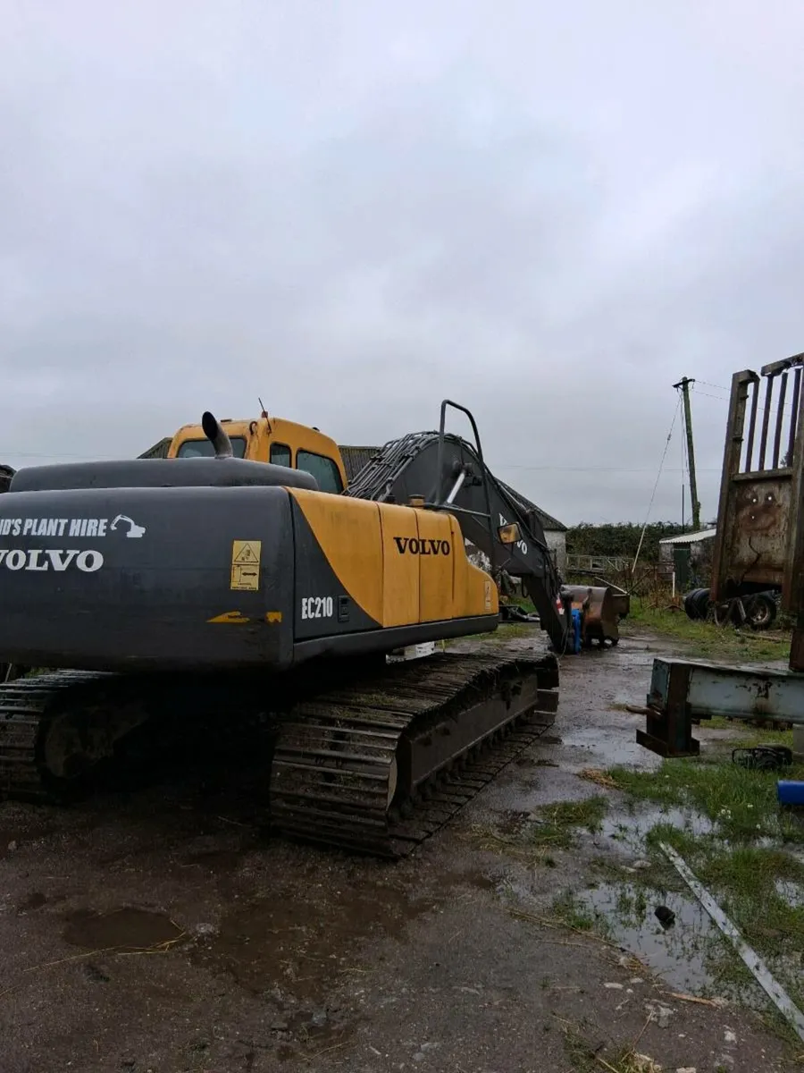 Volvo 210 - Image 2