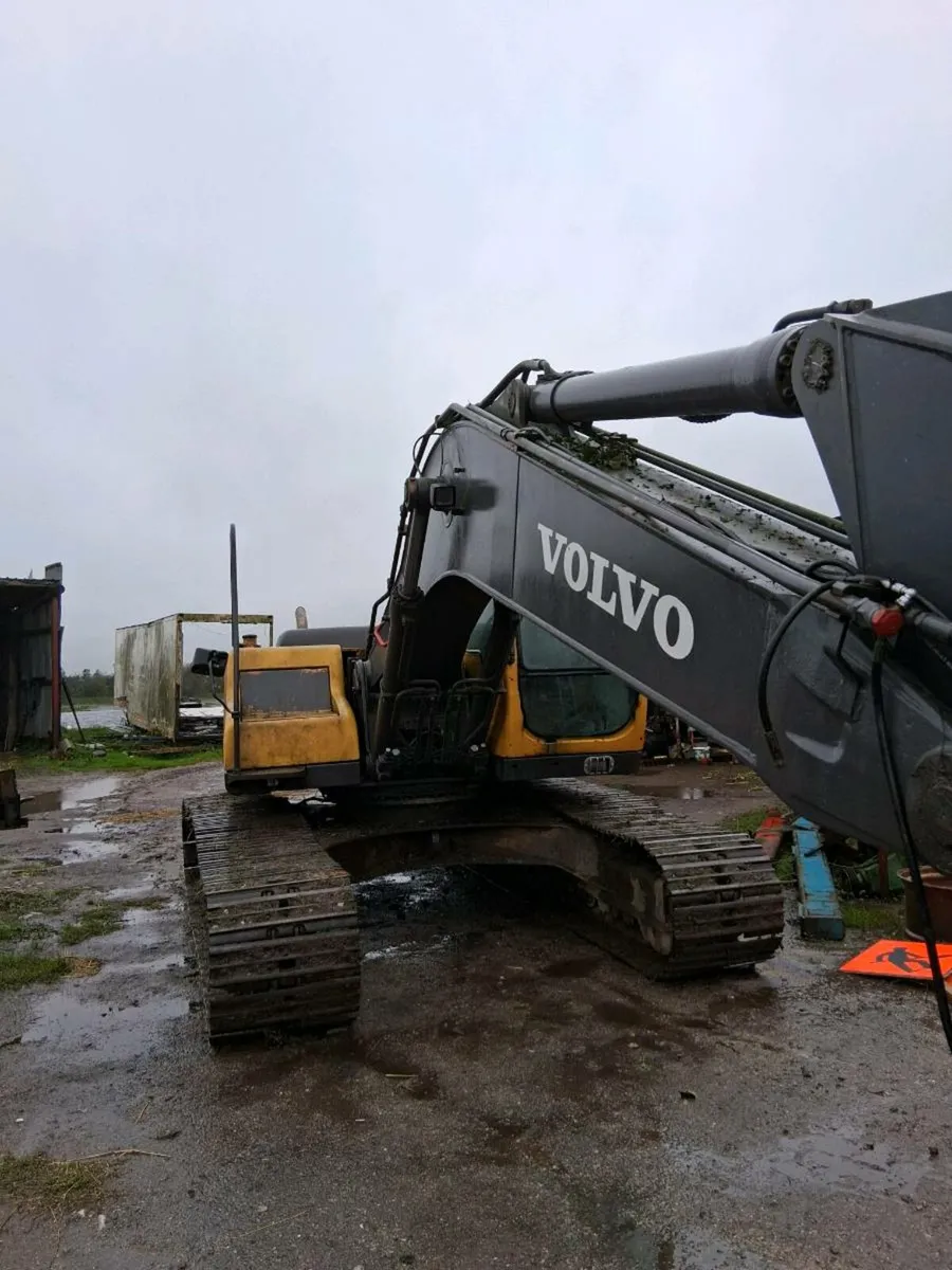 Volvo 210 - Image 3