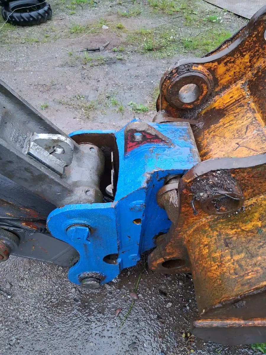 Volvo 210 - Image 4