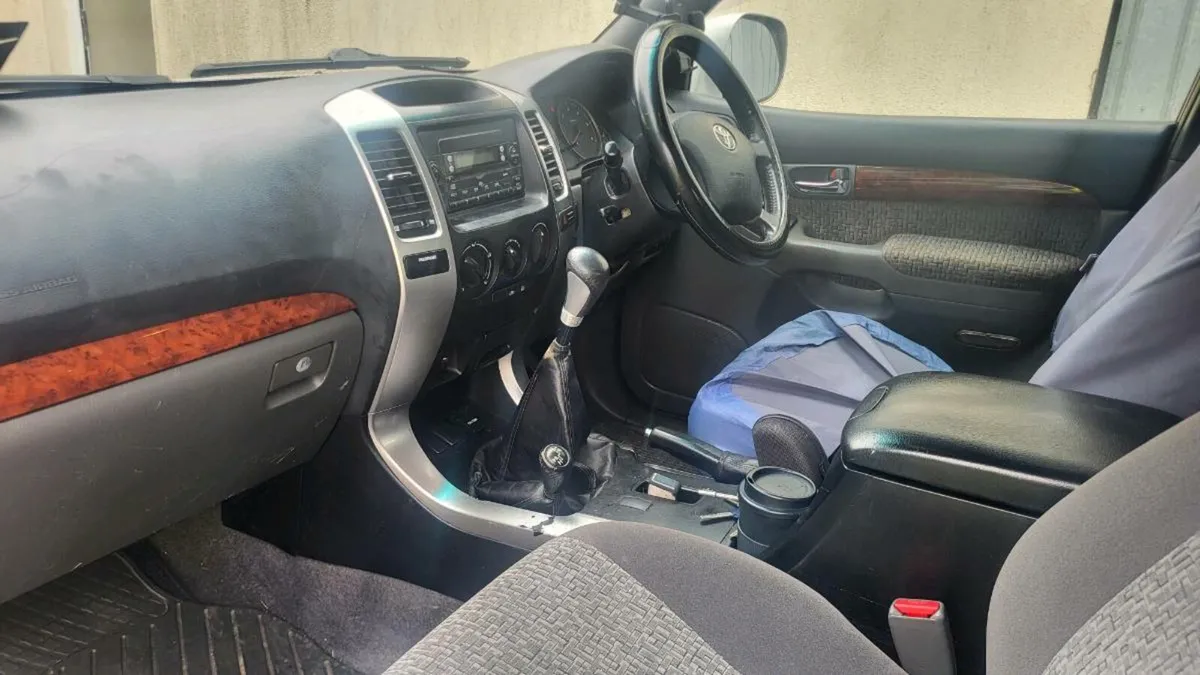 2007 Toyota land cruiser - Image 4