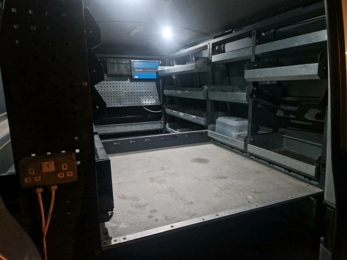 Bott Van Shelving - Image 3