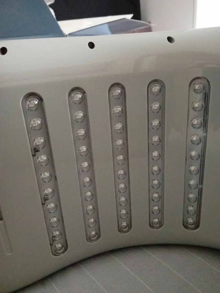 Lumilux Led Face therapy device - Image 3