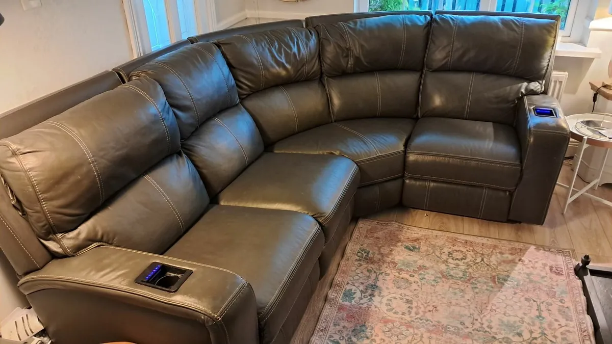 Corner couch - Image 4