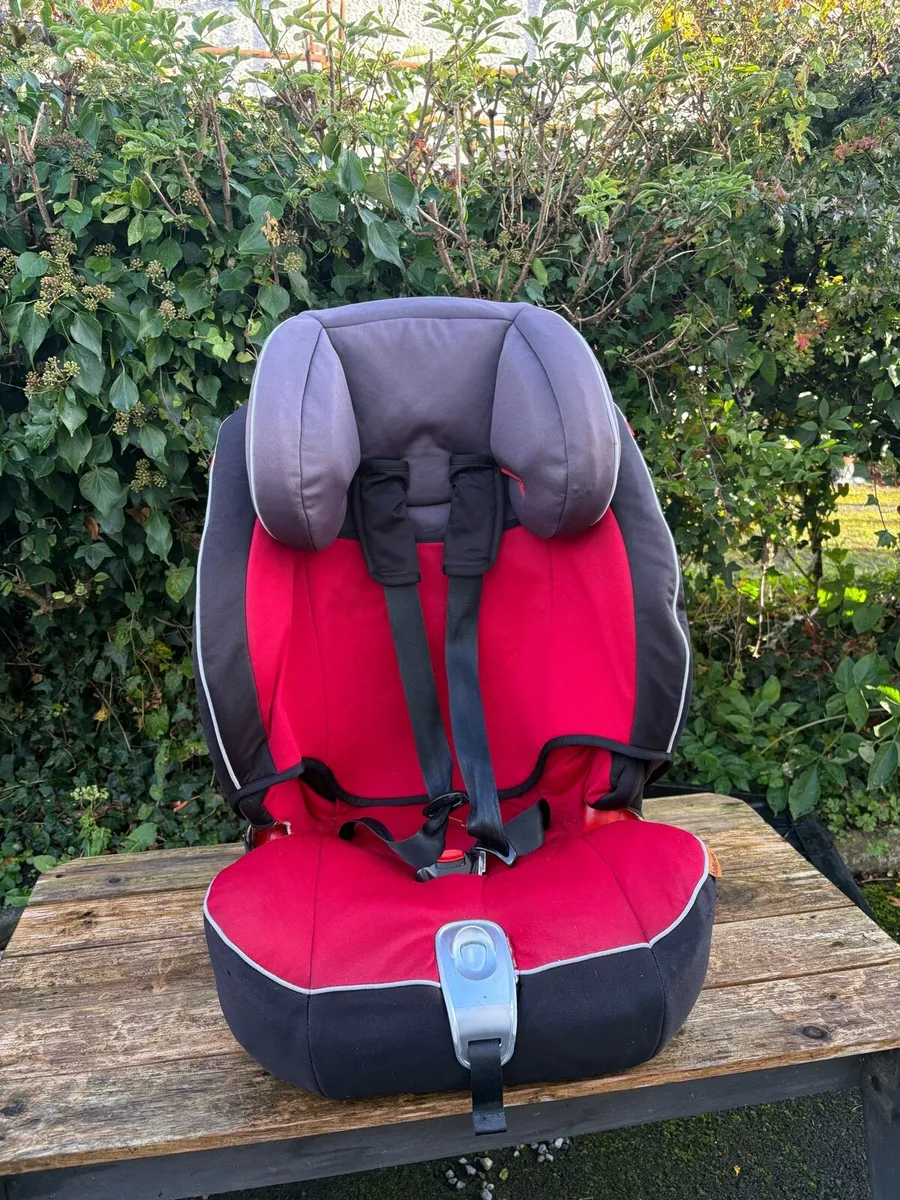 Halfords car seat group 1-3 - Image 1
