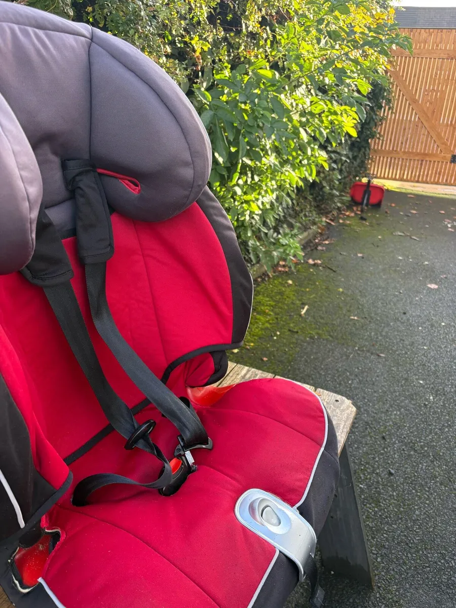 Halfords car seat group 1-3 - Image 3