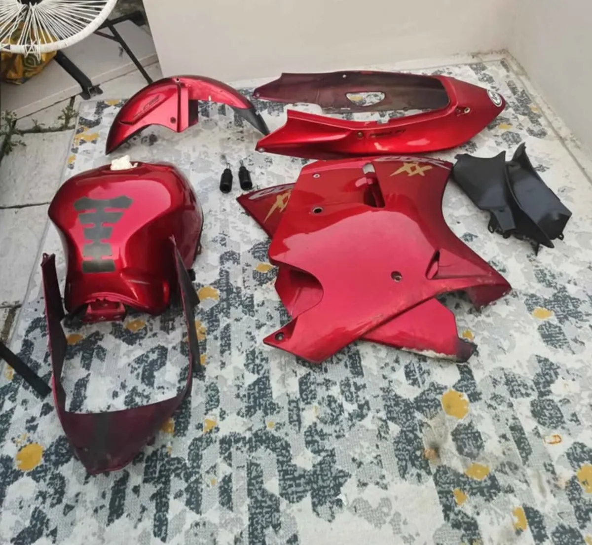 CBR blackbird tank and panels - Image 2