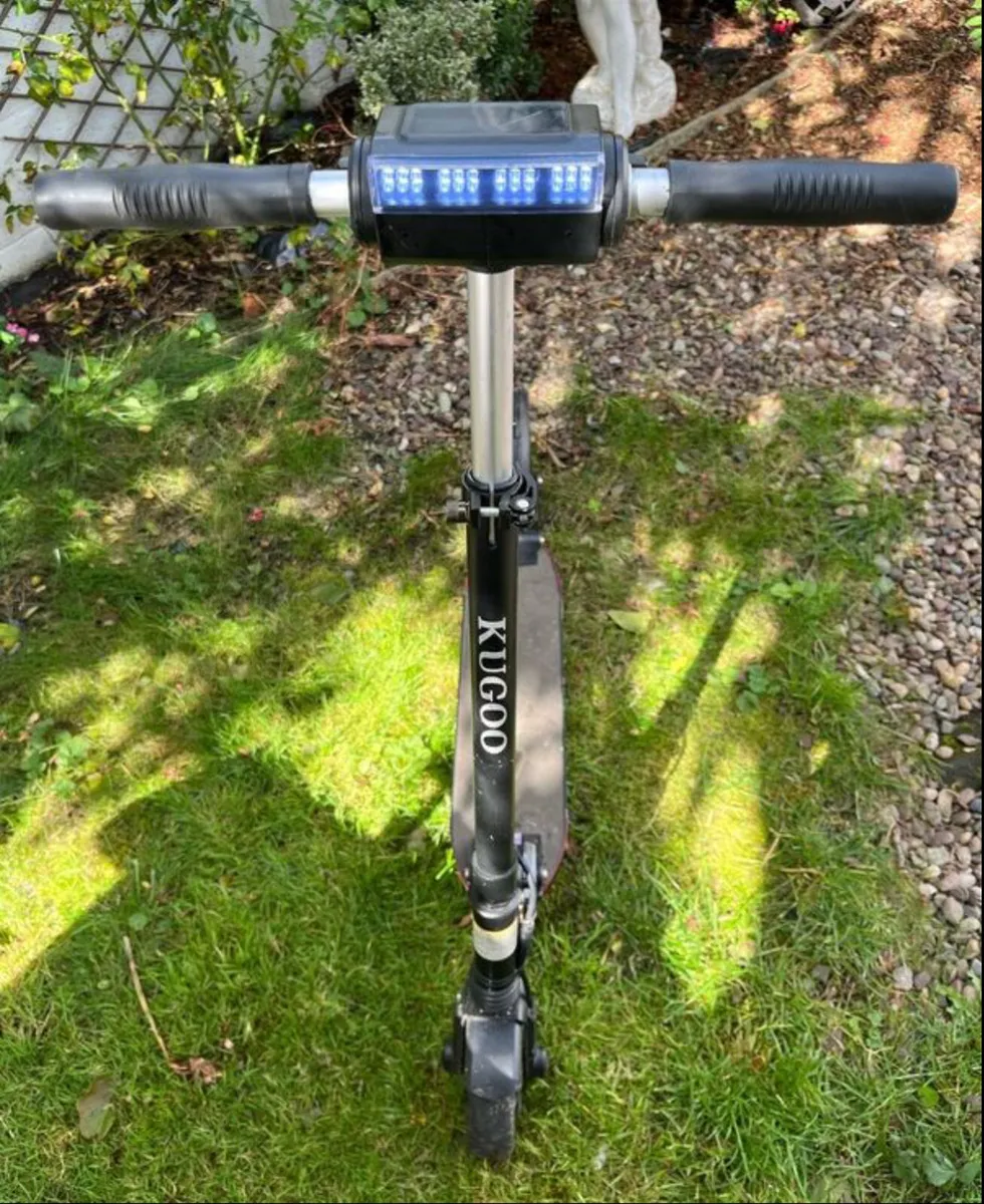 Electric scooter - Image 3