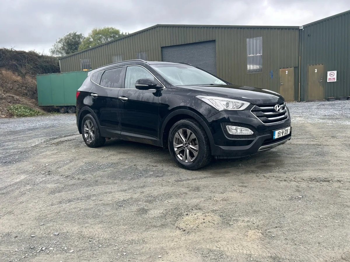 2015 Hyundai Santa Fe  7 seater - Image 1
