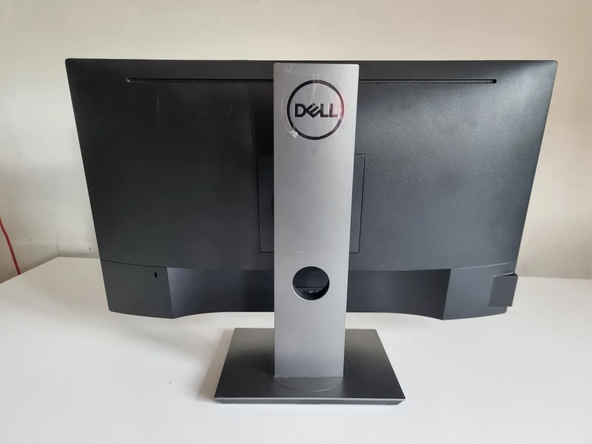 Dell 24" Flat Panel Monitor - Image 4