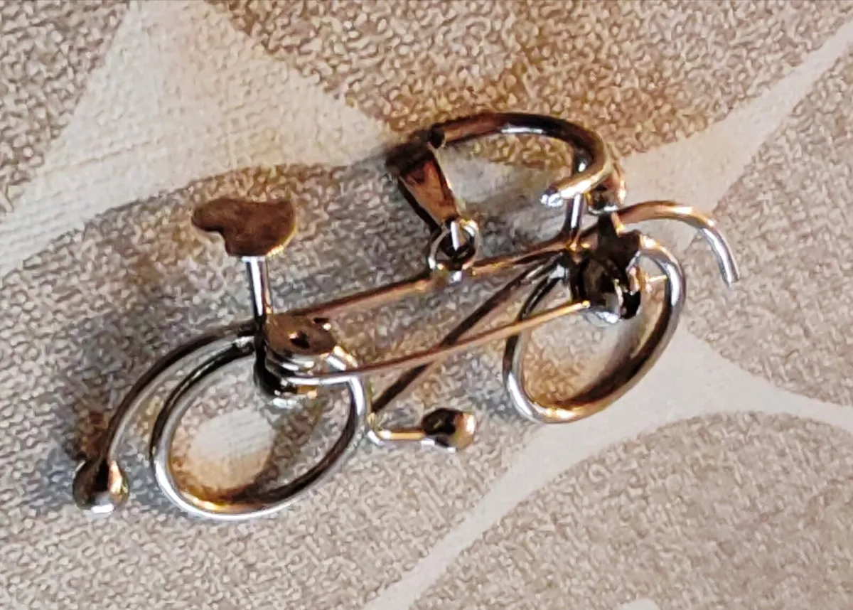 Silvertone bicycle pendant - Image 4