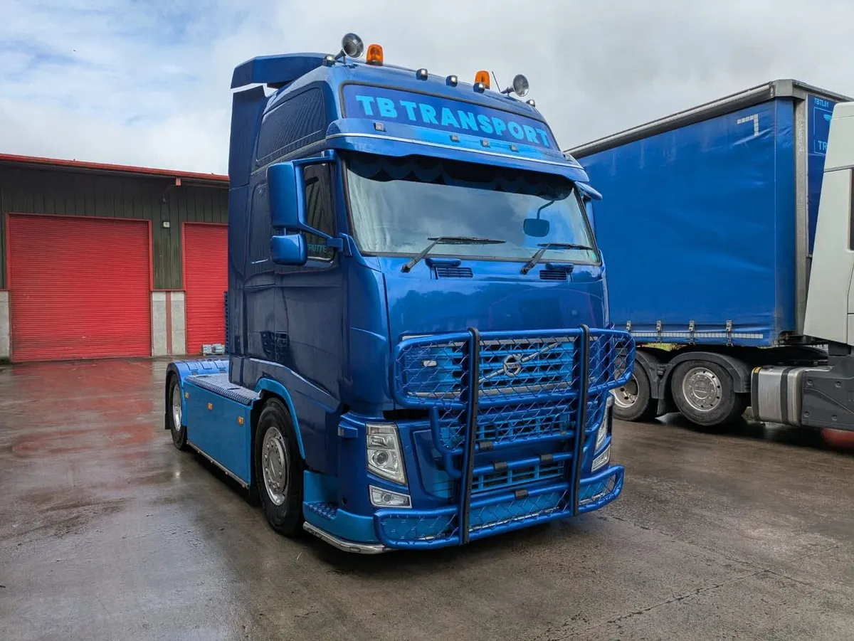 VOLVO FH3 low kms full air - Image 1