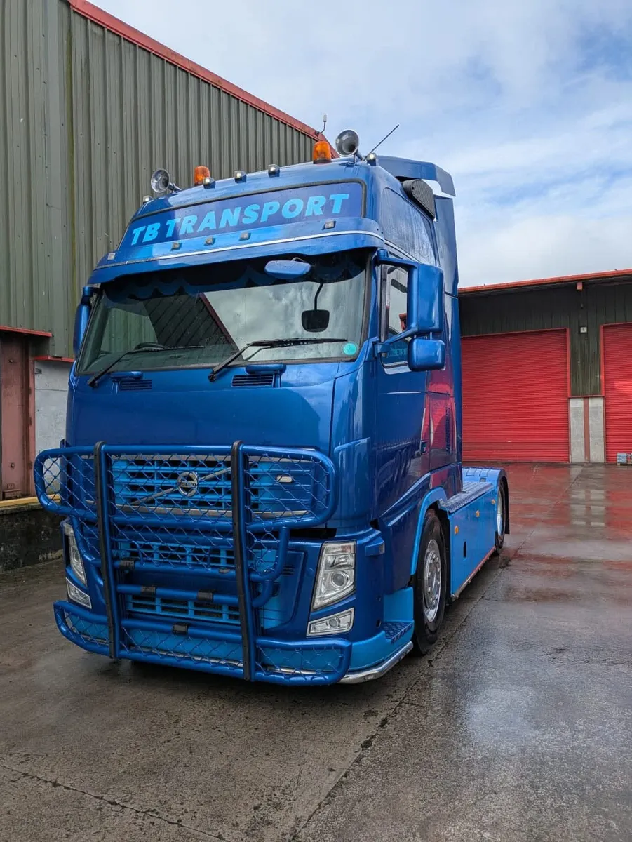 VOLVO FH3 low kms full air - Image 2