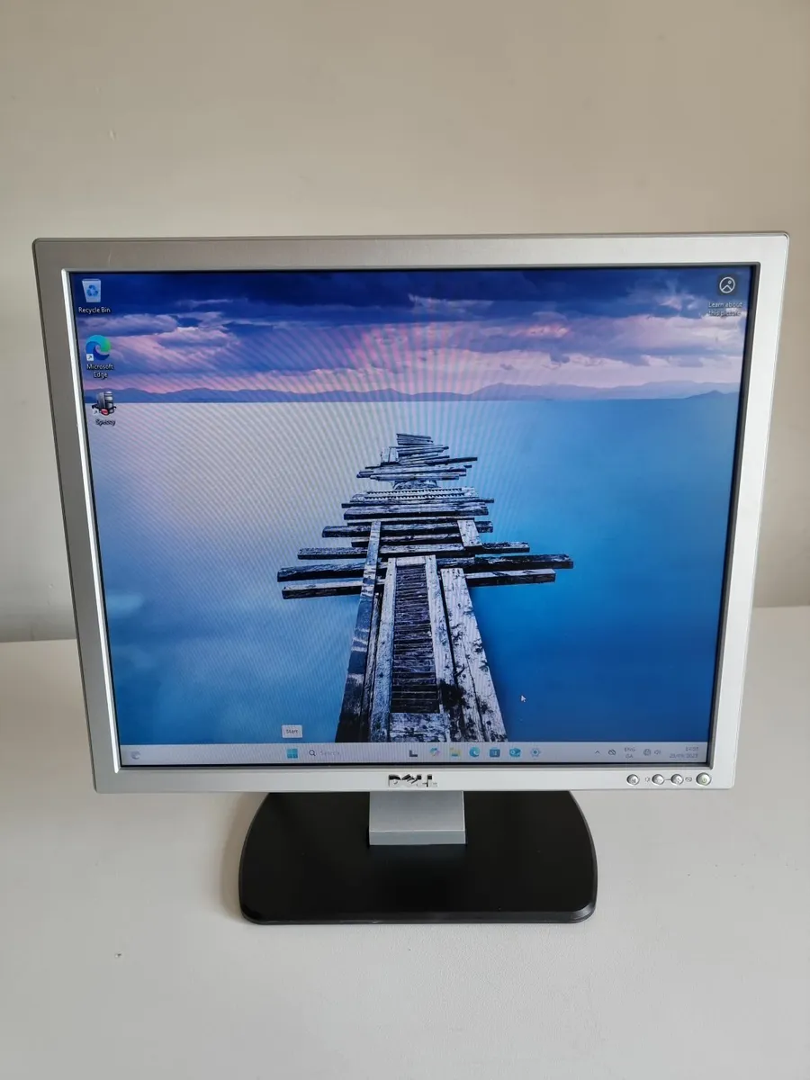 Dell 19" Flat Panel Monitor - Image 2