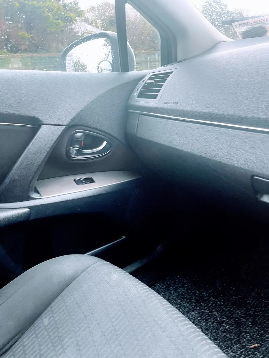 Toyota Avensis 2009 - Image 3