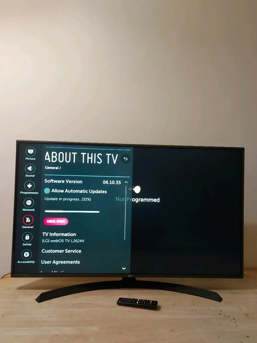 LG 49 smart TV - Image 1