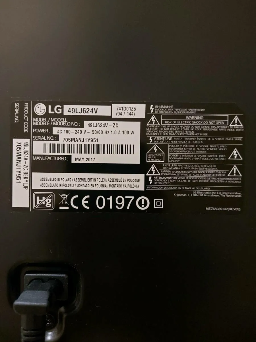 LG 49 smart TV - Image 3