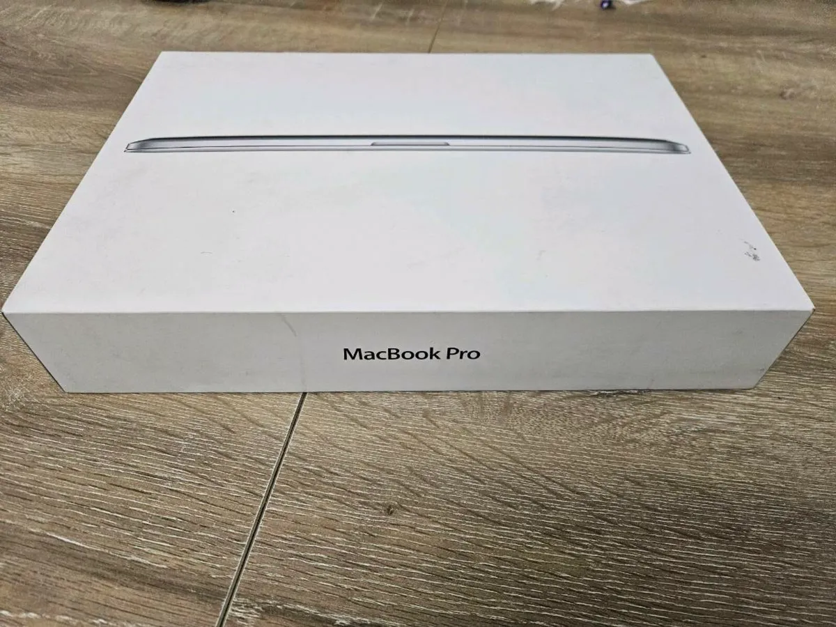 Macbook Pro 2015 - Image 2