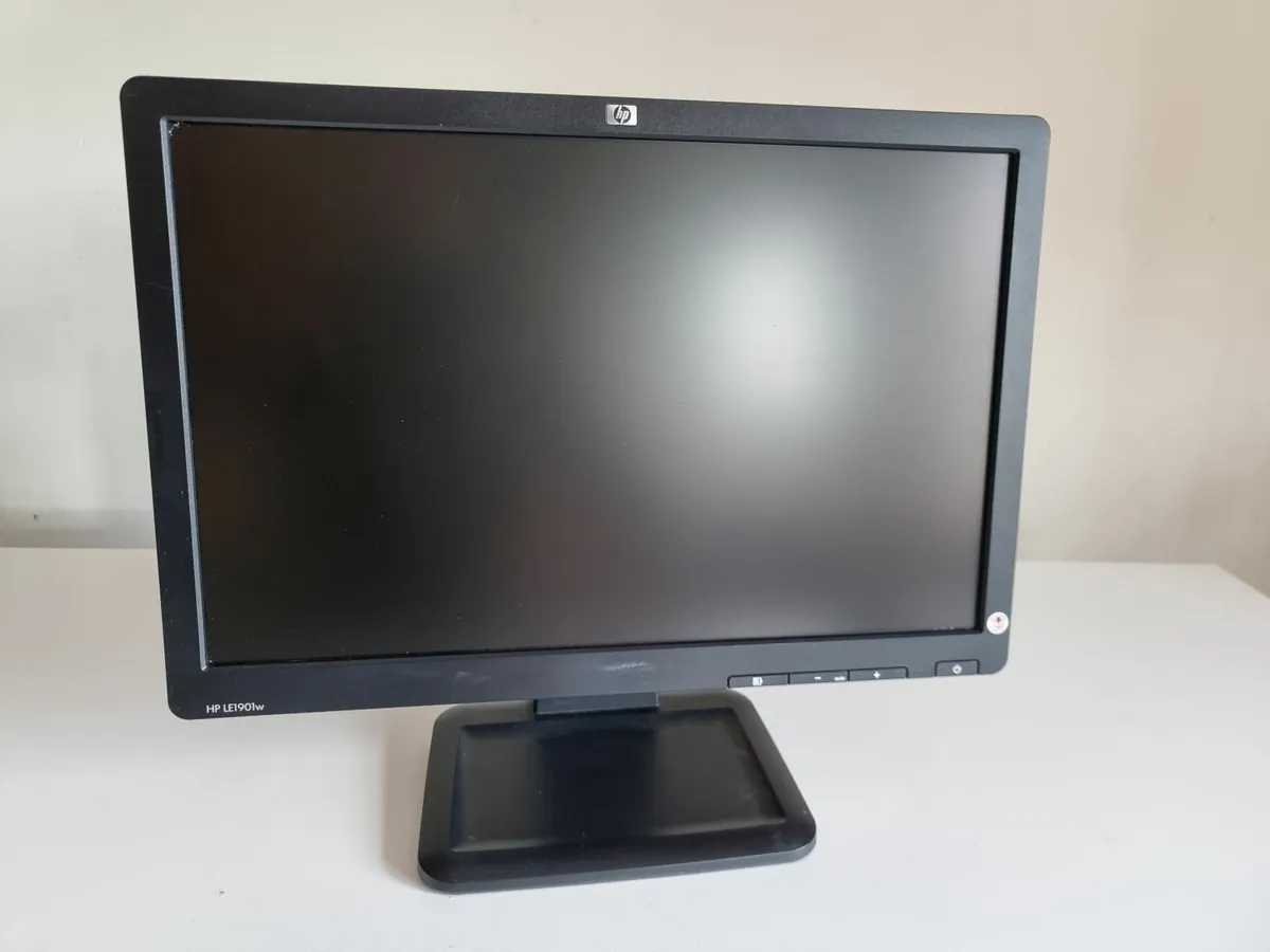 HP 19" Flat Panel Monitor - Image 2