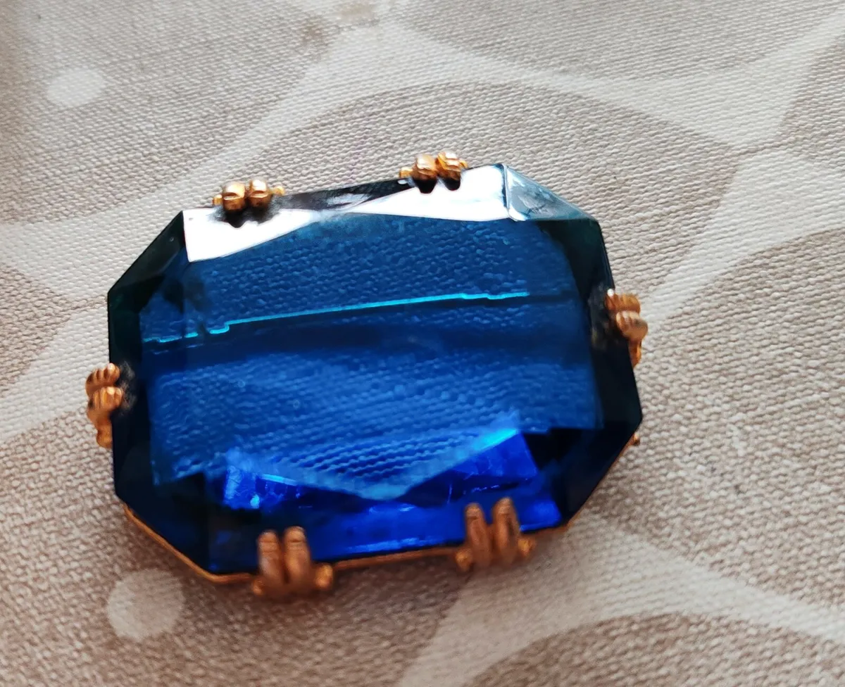 Vintage goldtone brooch - Image 2