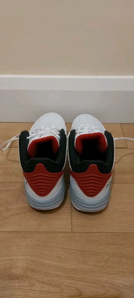 Nike Air Jordan - Image 3