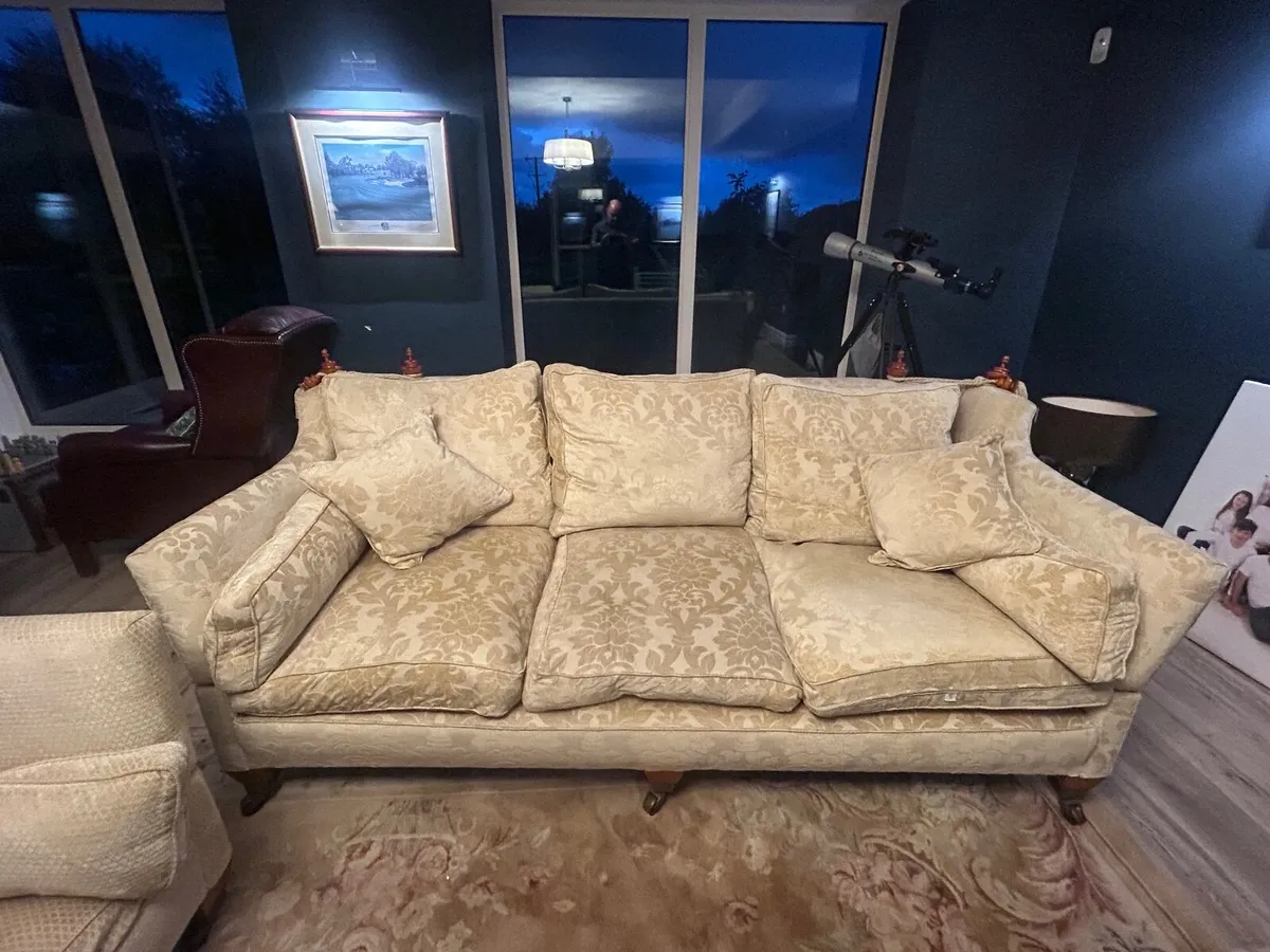 Furniture in excellent condition - Image 3