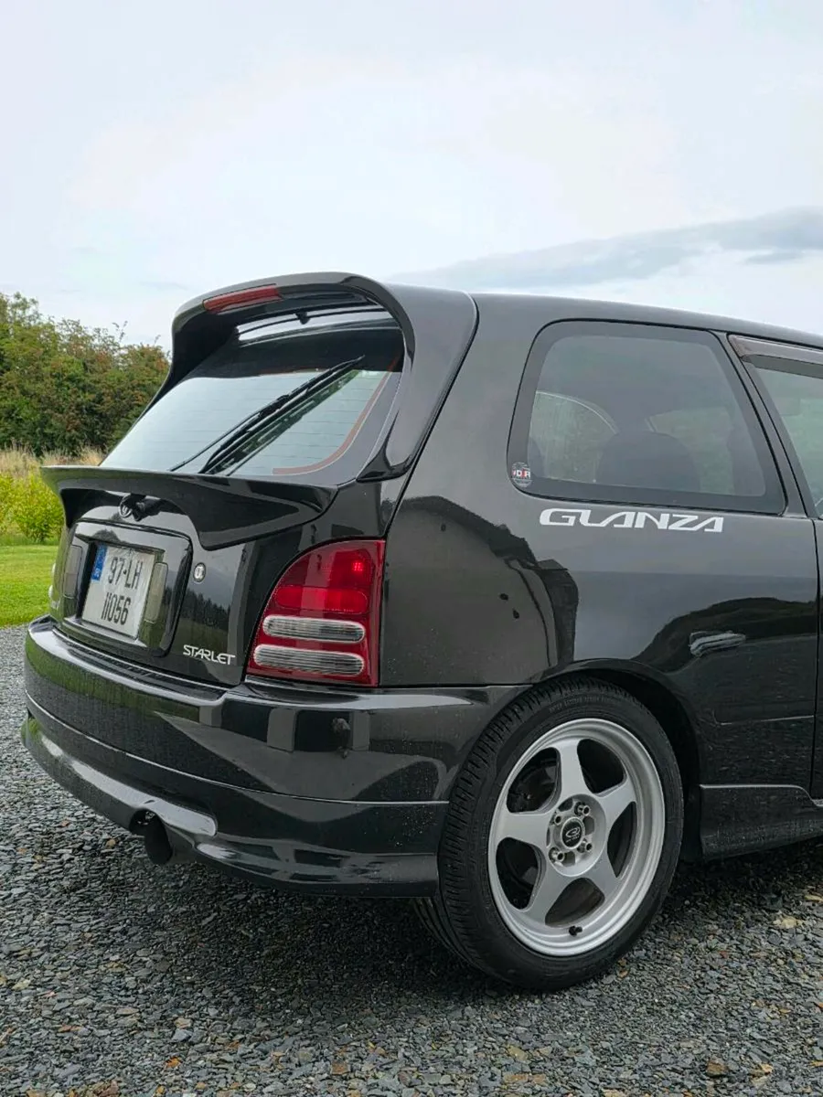 97 Toyota Glanza V - Image 4