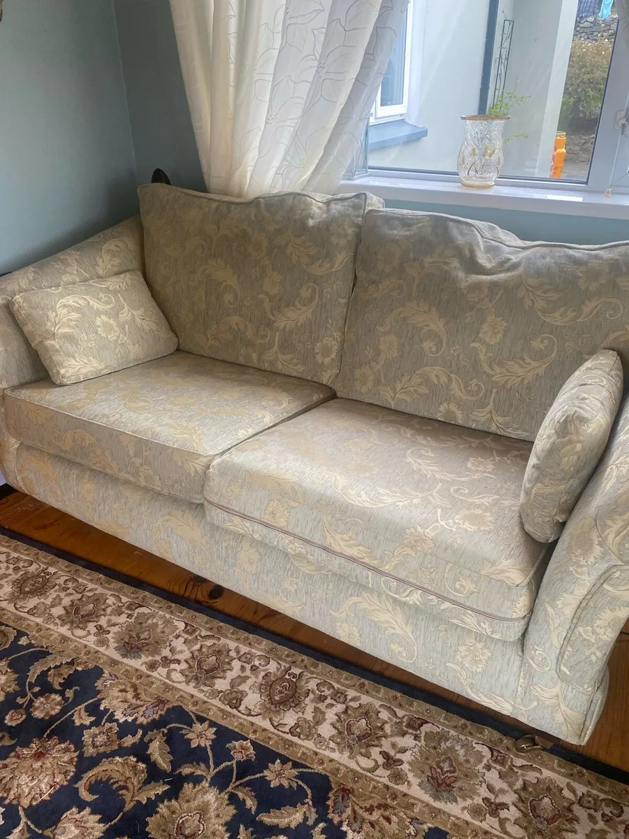 3, 1,1 suite for sale - Image 1