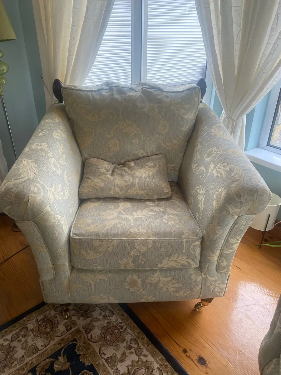 3, 1,1 suite for sale - Image 3