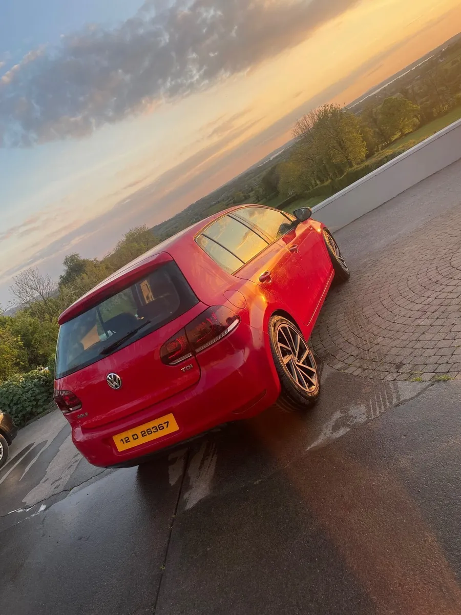 Volkswagen Golf 2012 - Image 2