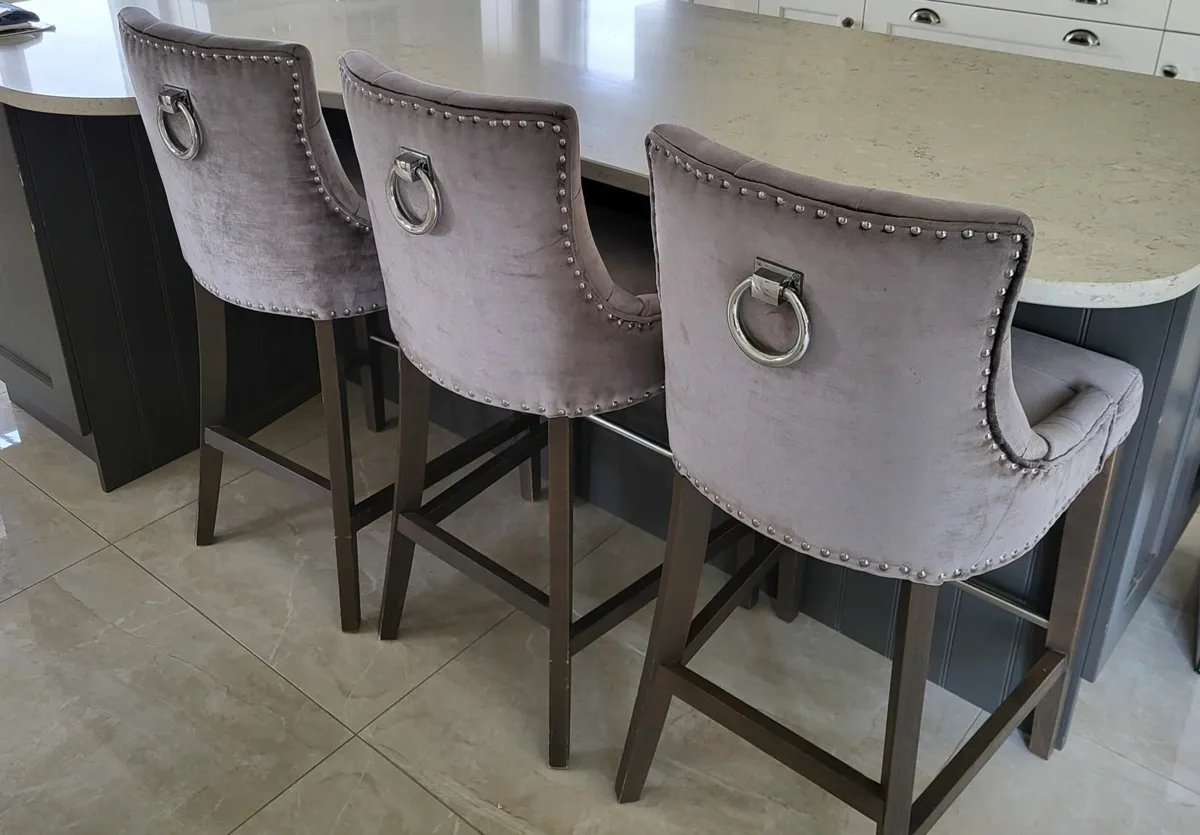 Island chairs - Image 2