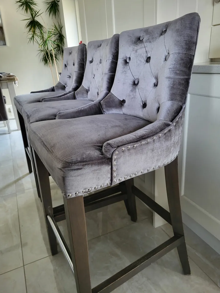 Island chairs - Image 4
