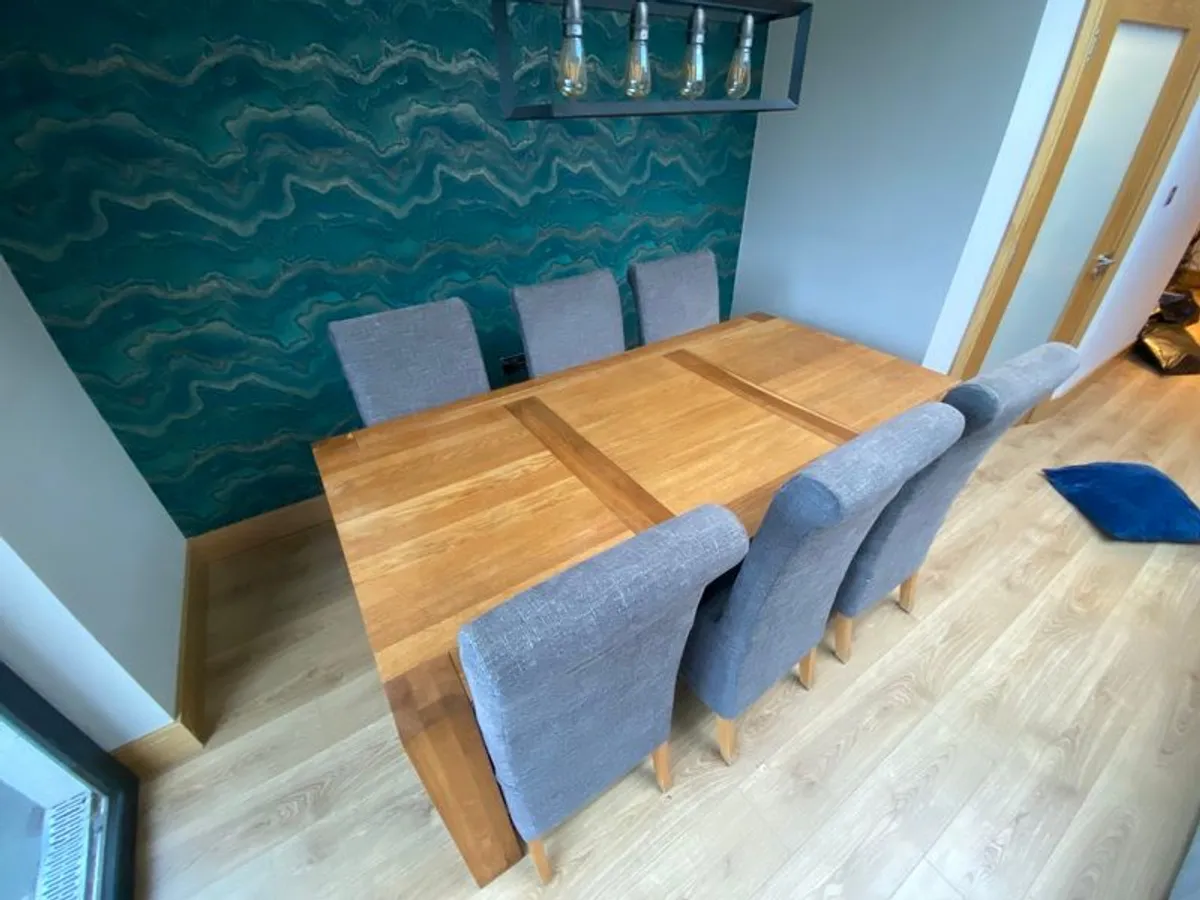 Dining table - Image 2