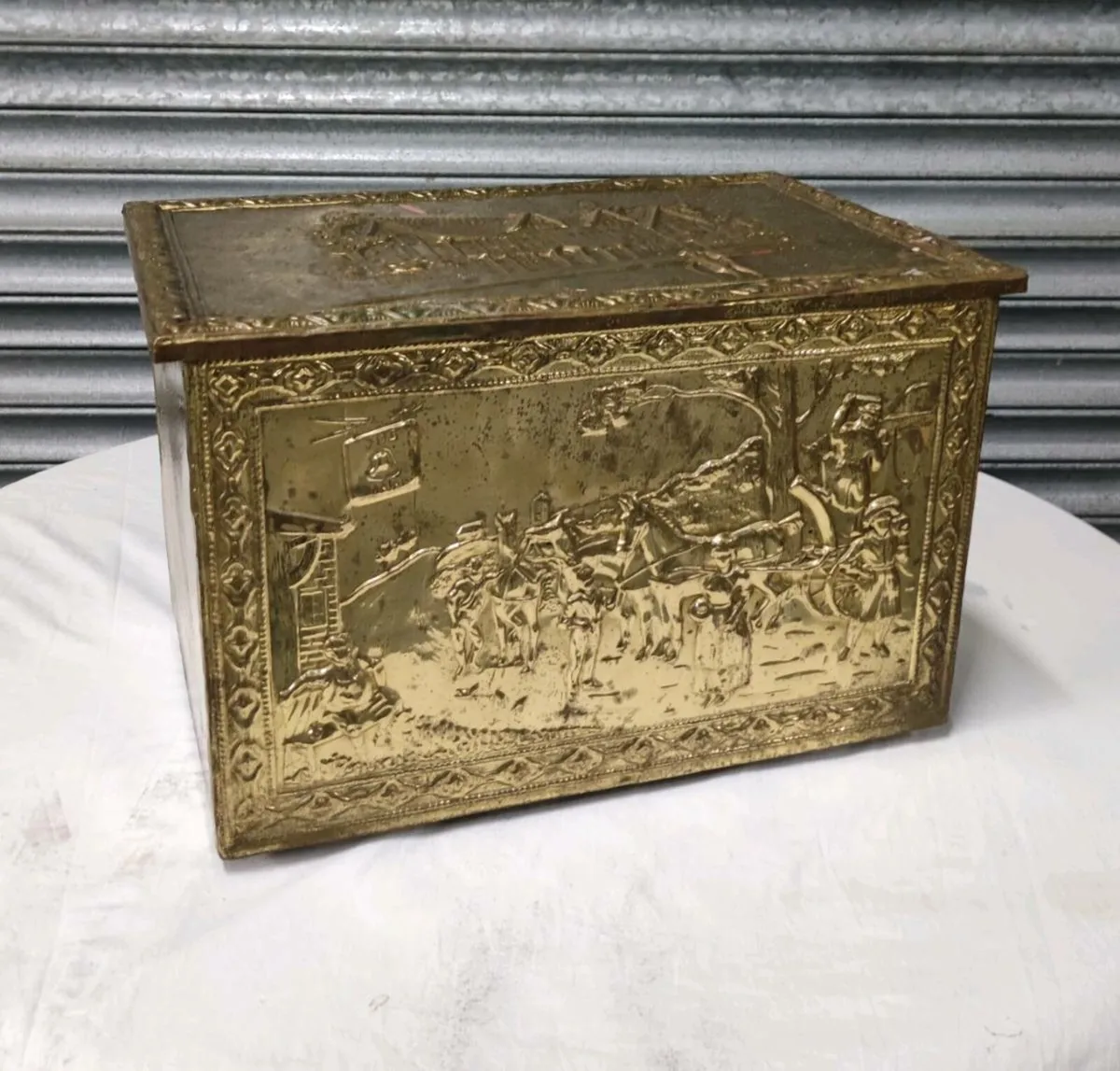 Vintage brass coal scuttle box - Image 1