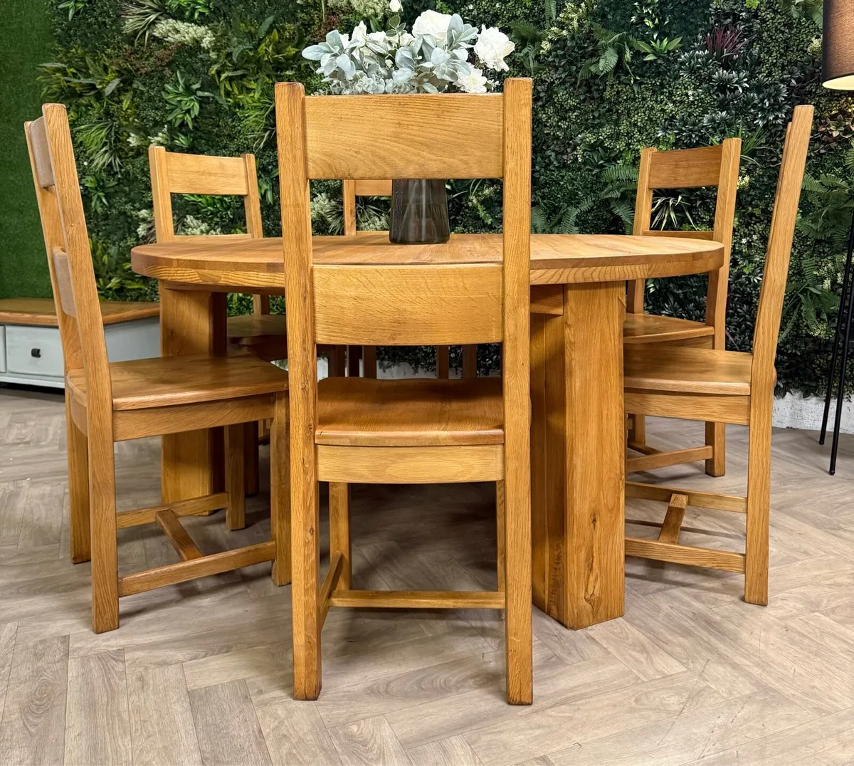 Oak kitchen table & 6 chairs - Image 2