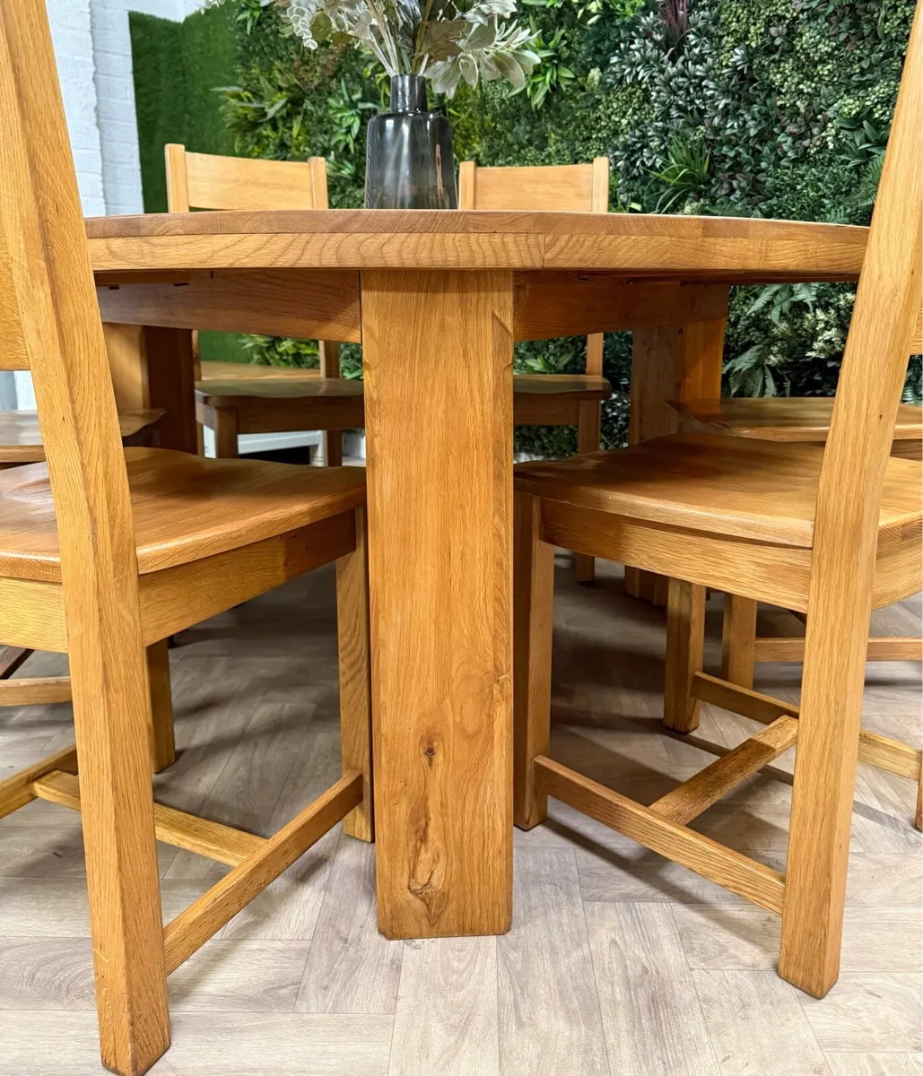 Oak kitchen table & 6 chairs - Image 3