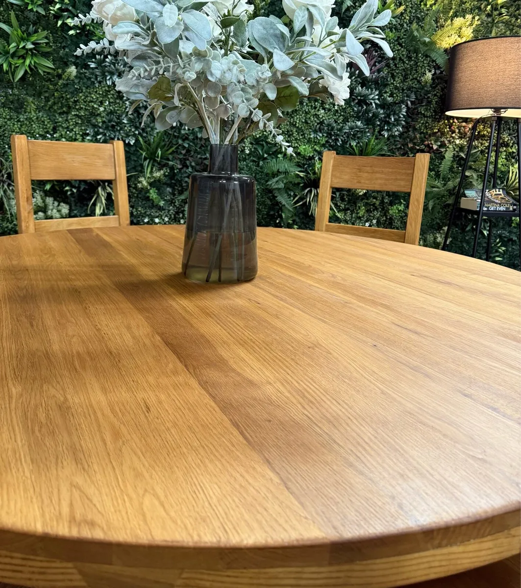 Oak kitchen table & 6 chairs - Image 4