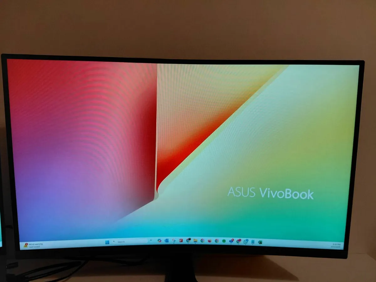 Samsung 27" Curved Monitor for Sale - Image 2