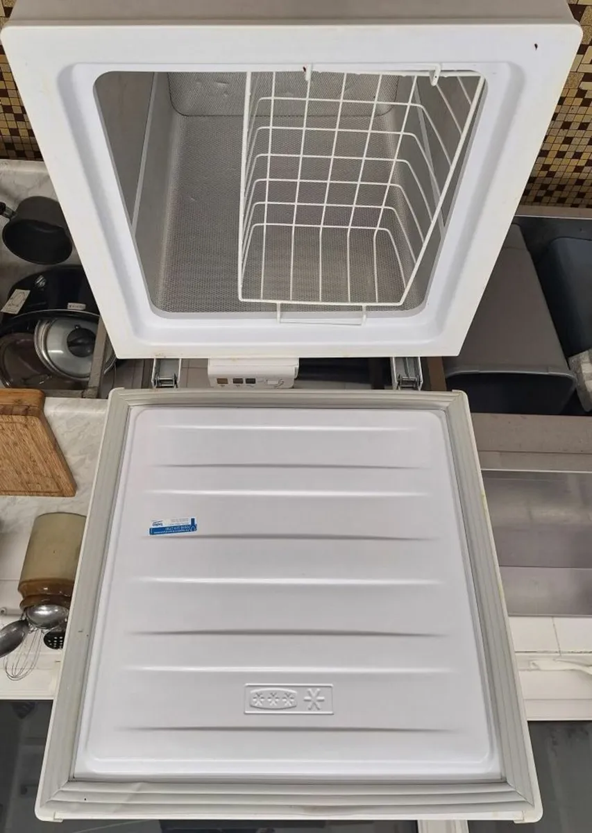Chest Freezer - Image 3