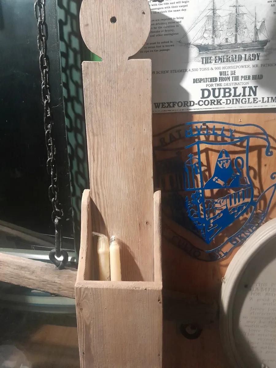 Vintage  pine candle  box - Image 1