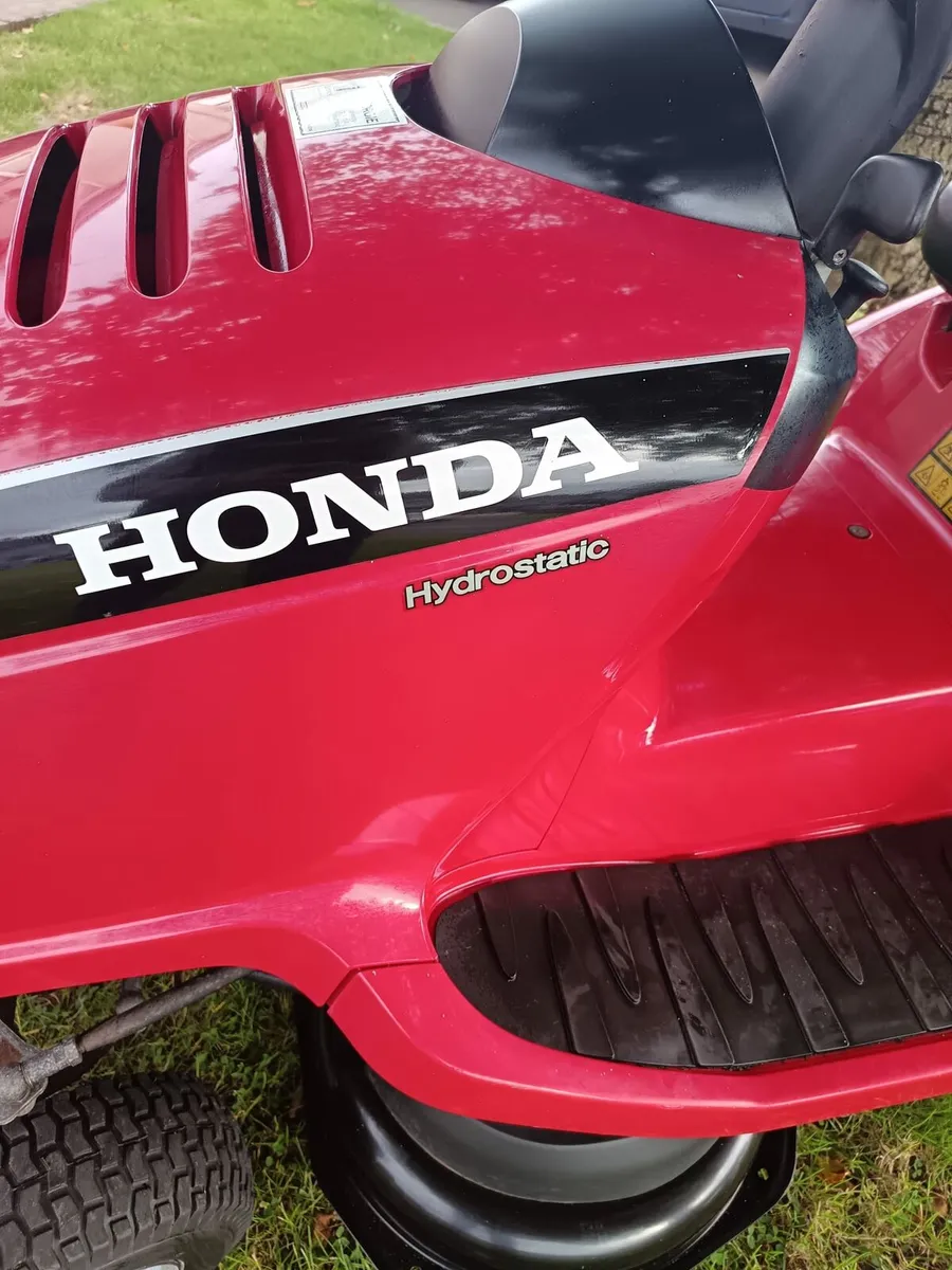 Honda 2315 petrol ride on lawnmower - Image 4