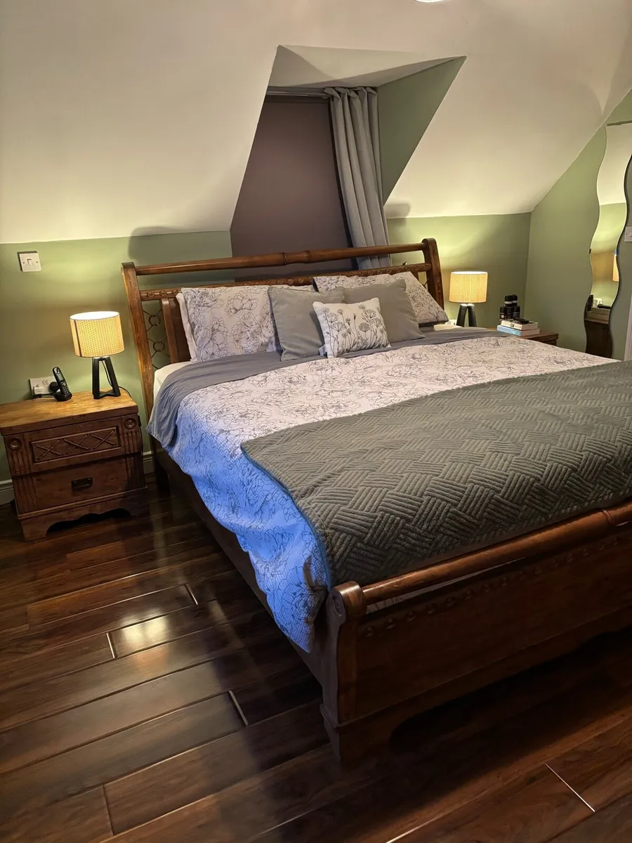 Bedroom Furniture Set - Image 1