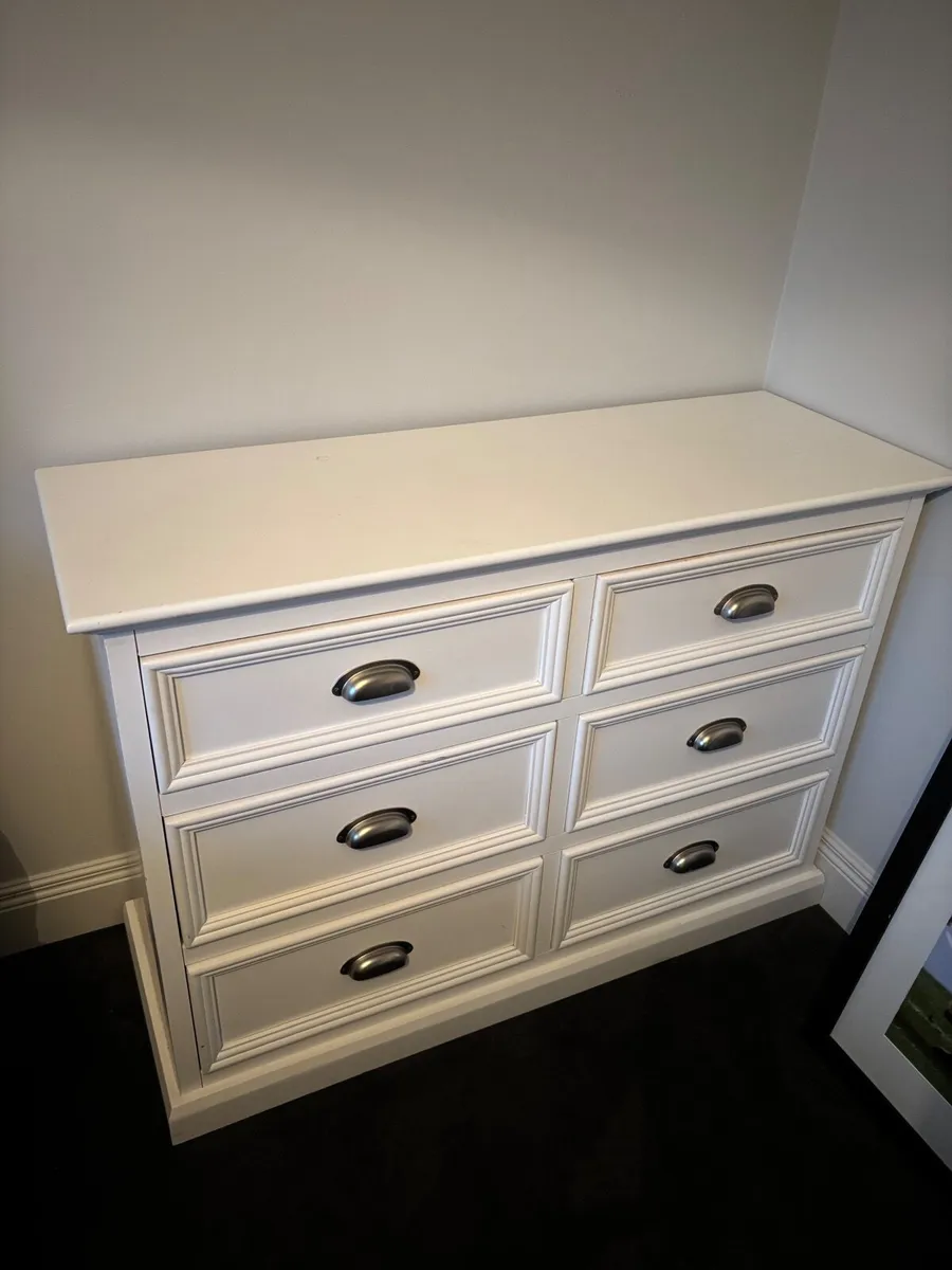 Elegant 6-Drawer White Chest of Drawers – Classic - Image 3